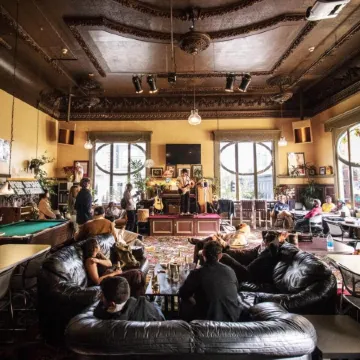 Green Tortoise Hostel