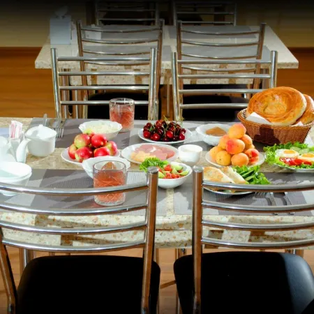 Chinor Garden Hotel - Free Airport Pick-up and Drop-Off