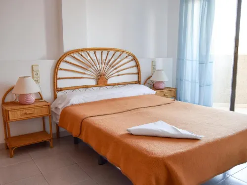 Apartamentos Olimpo 3000 貝尼卡洛住宿飯店