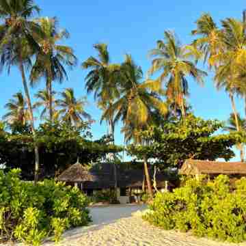 Poa Poa Bungalows Hotel Exterior