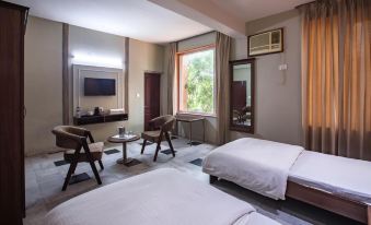Hotel Bhakti Dhama
