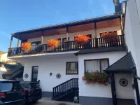 Guesthouse Vis-A-Vis Hotel di 