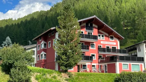 Aparthotel Grischuna Отели в г. Замнаун