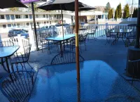 Bend Inn & Suites - Pools