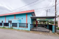 RedDoorz Syariah at Anggia & Anaqi Homestay Pagar Alam Hotels near Puncak Gugah Lahat