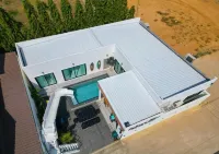 Beloved Bliss Pool Villa Bangsaen