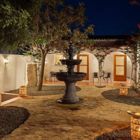 Boutique Hideaway Cortijo El Sarmiento Отели в г. Мохакар