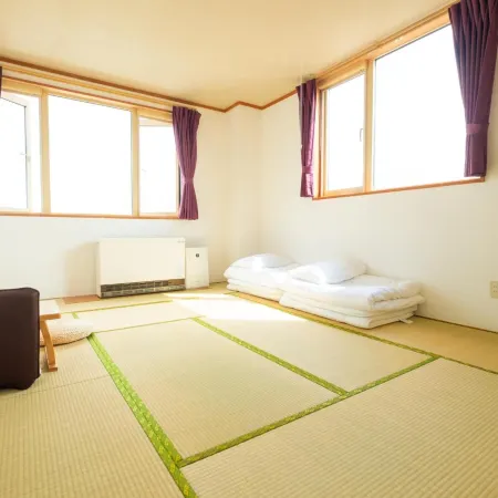 Ezo Fujiya Niseko House Room Отели рядом с достопримечательностью «Железнодорожная станция Куттян»