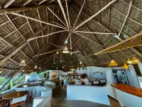 Unguja Lodge - parking
