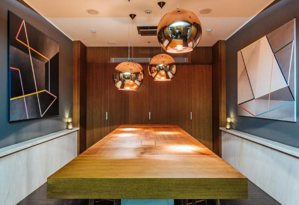 Old Town Square Residence by Emblem