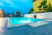 Lucky Luke Pool Apartments Hotels in Novalja