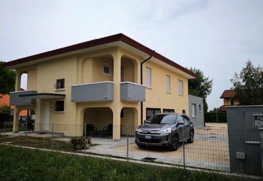 카 나디아 외부