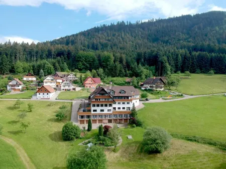 Höhenhotel & Restaurant Kalikutt Отели в г. Бад-Петерсталь-Грисбах