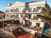 Malacuna Peniche Hotels in Ferrel