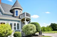 Château Queen by Bower Boutique Hotels Hotels in Монктон