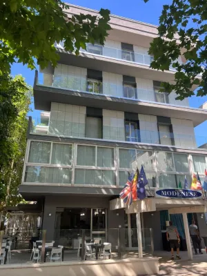 โรงแรมโมเดเนเซ