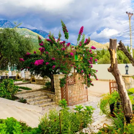 Hotel Orange Dhermi Отели рядом с достопримечательностью «Пляж Паласа»