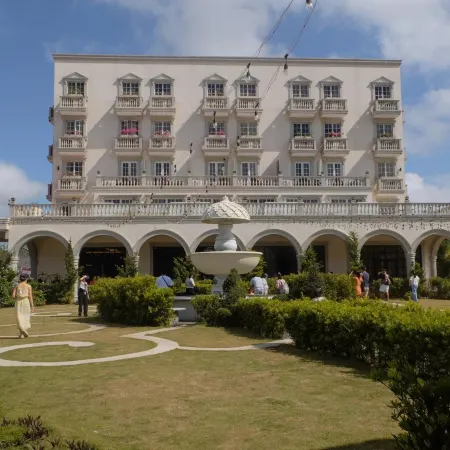 Via Appia Tagaytay Отели рядом с достопримечательностью «Музей Puzzle Mansion Bed & Breakfast»