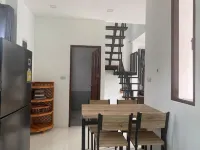 Happy House in Chaloklum 查洛兰海滩附近的飯店