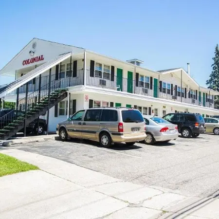 Colonial Motel