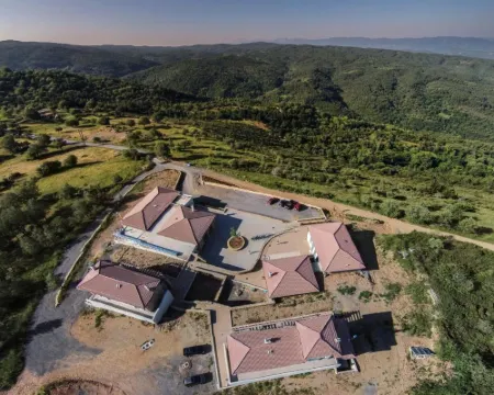 フォレスタ イン メディアス モレス トリポリスのホテル