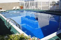 Flagship Motorcourt - Pools