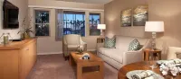 La Jolla Riviera Inn Hotels near Torrey Pines State Natural Reserve