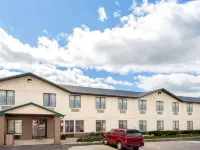 Delavan Inn and Suites Hotels in Delavan