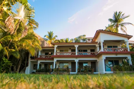 Hotel Arcoiris Отели в г. Брисас де Сикатела