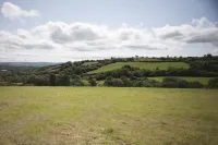 Bryncoch Hotels in Llandybïe