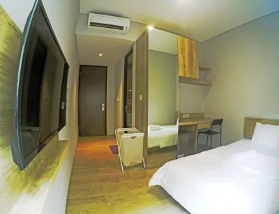 HM Social Karawaci Hotel dekat AIRAJANEETA Store Shopee