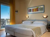 Hotel Ping Pong Hotels near Lido Centro Train Station