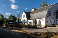 The Carpenters Arms Hotels in Tonbridge and Malling District