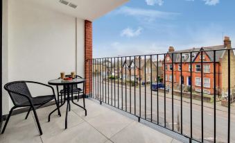 Deluxe Harrow Wembley Apartment