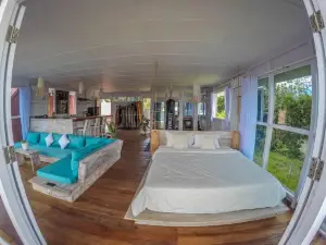 Nias Surf Villa. Beach Front. Wave View!