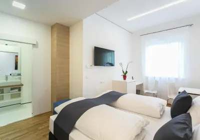 Shome Hotel Graz I Self Check-in I Free Parking