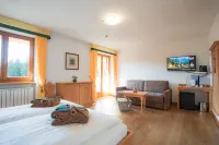 Hotel Weiher Green Lake Hotels in Chienes