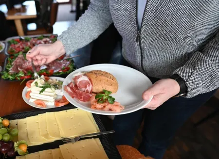 Aparthotel & Seminarhaus Wolkentor Отели в г. Цёрбиг