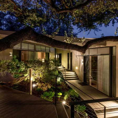 Frame Hotel - Treehouse (Formerly Kimber Modern)