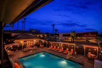 The Hotel Serene Glendale Peoria, Surestay Collection by Best Western - Pools