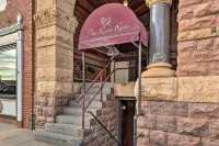 Pet-Friendly Apt 2 Blocks to Riverside Park!