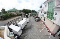 Celia's Suites - Bãi đậu xe