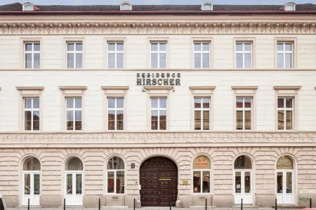 Residence Hirscher Отели в г. Брашов