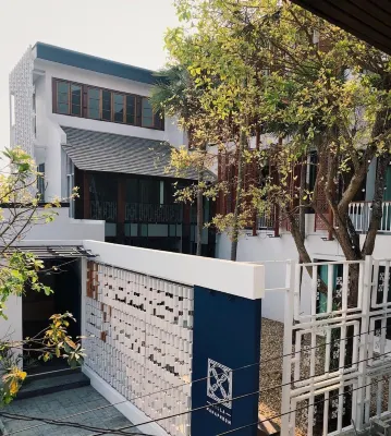 Villa Mahaphrom - بوتيك