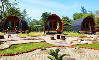 Mumsa Beach Resort & Restaurant