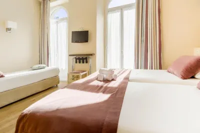 Hotel Le Havre Bleu Villa Grecque Kerylos 주변 호텔