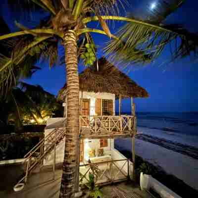 Mango Beach House Hotel Exterior