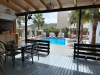Kuburi Hotel