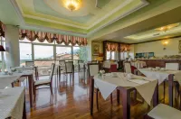 Hotel Ovidius - breakfast