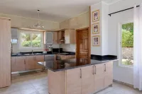 White Villa with open lagoon view - Villaer